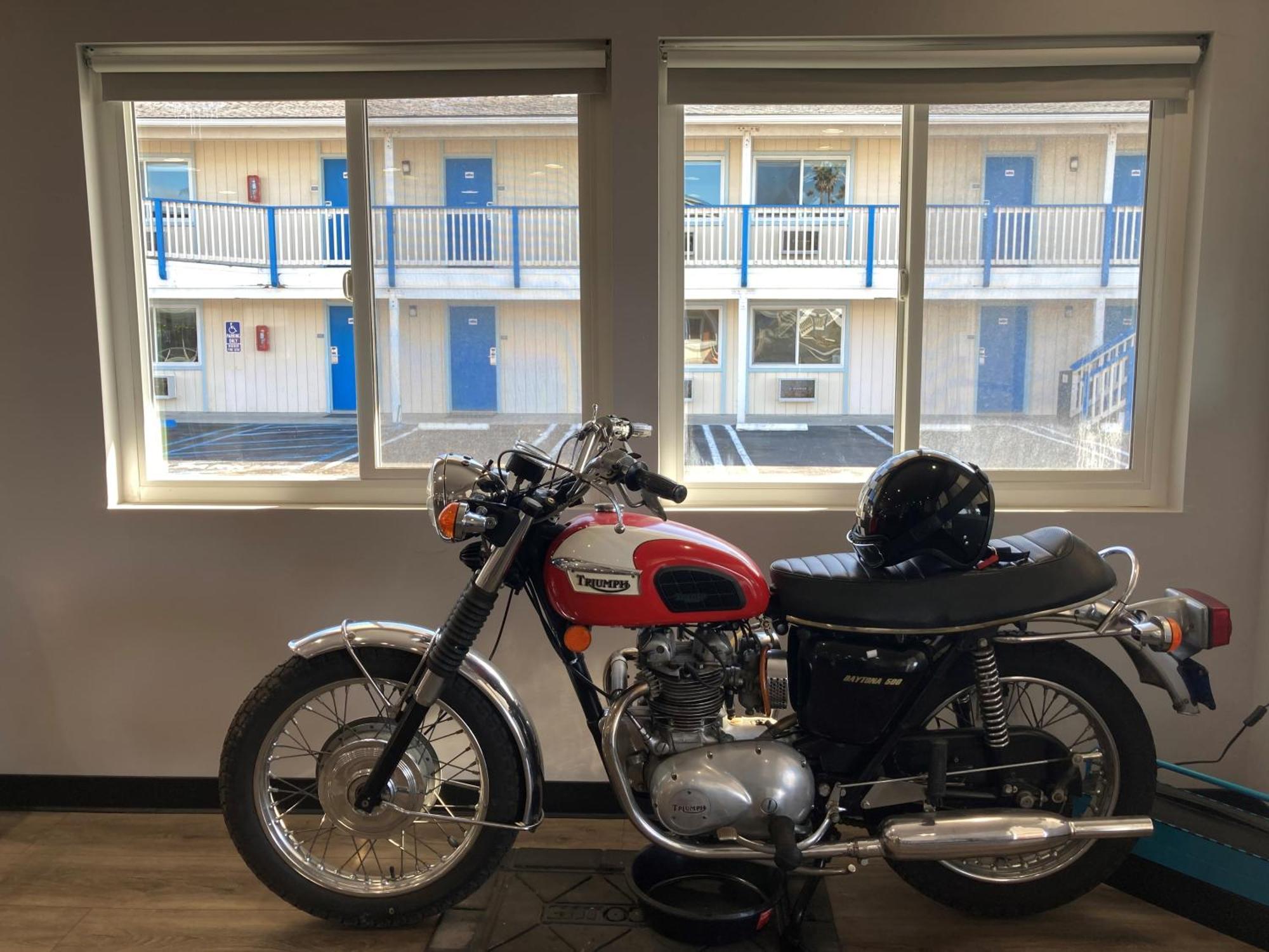 Coast Riders Inn 圣西米恩 外观 照片