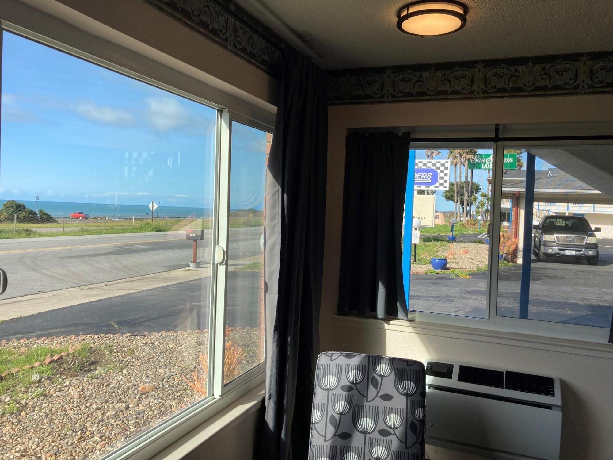Coast Riders Inn 圣西米恩 客房 照片
