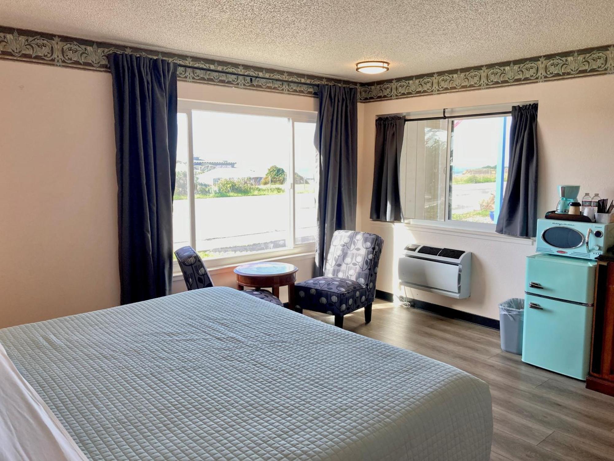 Coast Riders Inn 圣西米恩 客房 照片