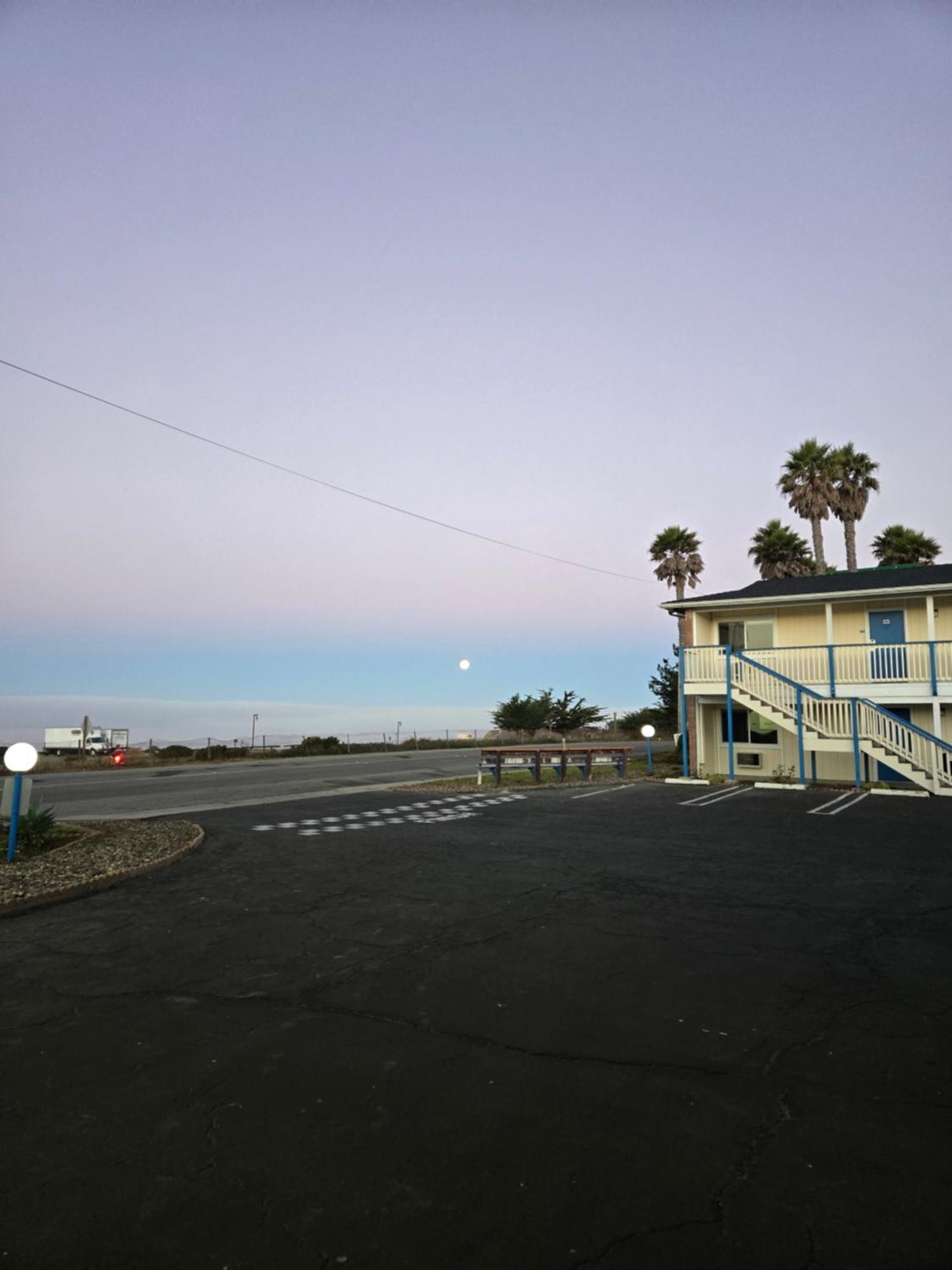 Coast Riders Inn 圣西米恩 外观 照片